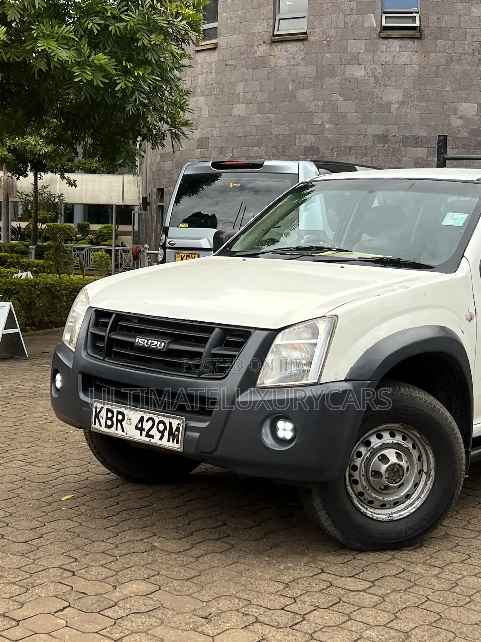 Isuzu D-MAX 2011 White