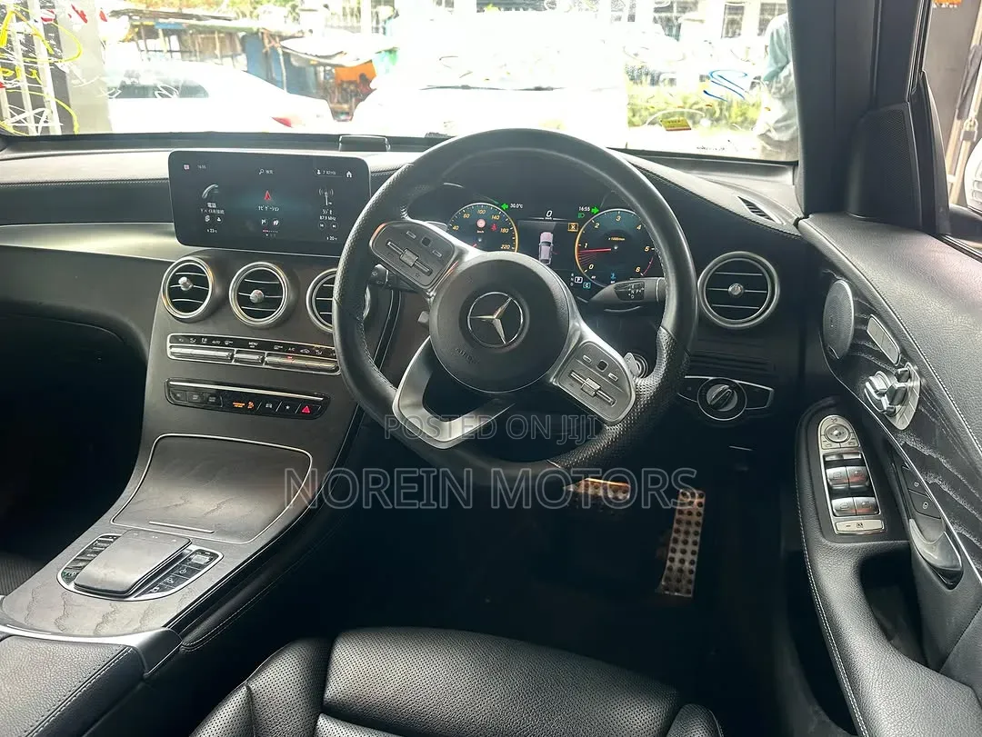 Mercedes-Benz GLC-Class 2019 Off white