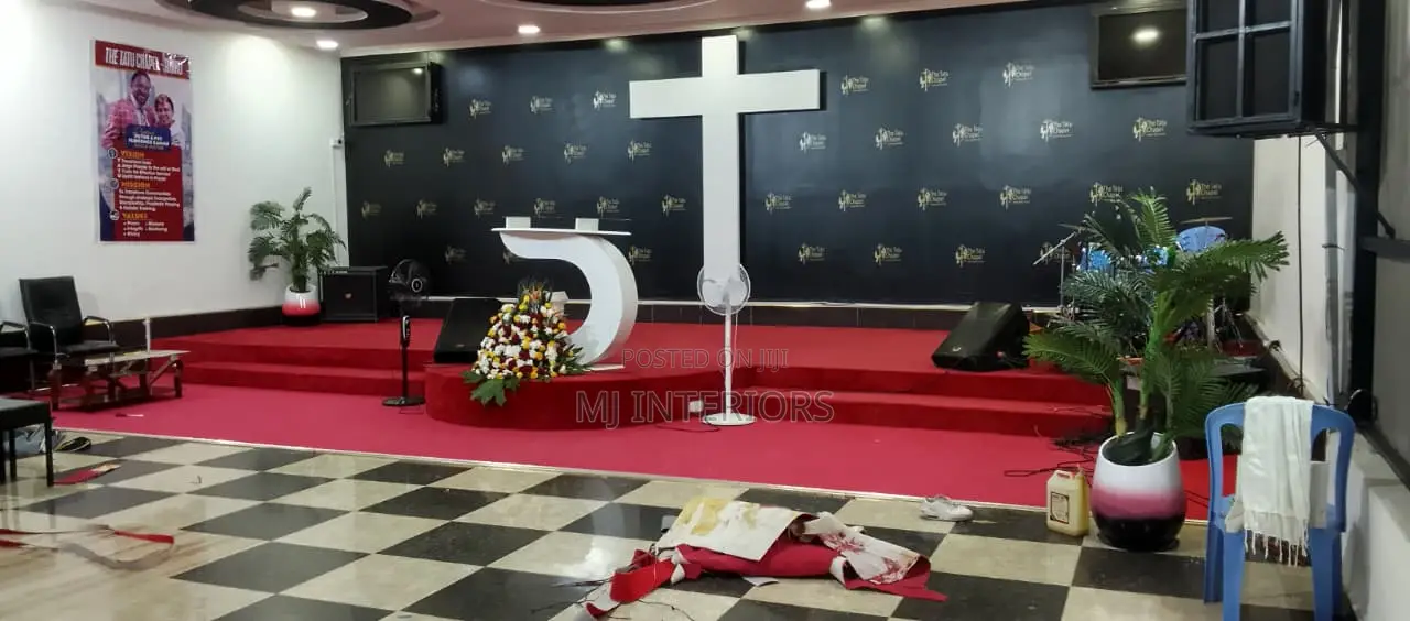 Smooth Red Delta Carpet for Cathedral Altar Flooring