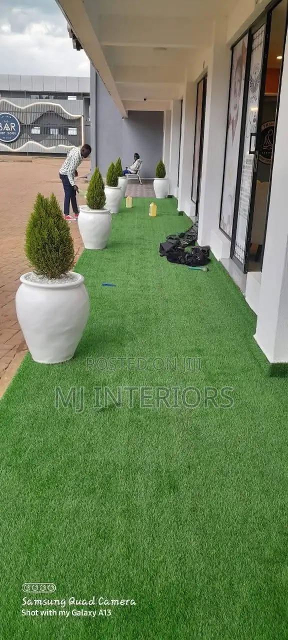 Artificial Grass Carpet for Clean Modern Outdoor Home Design