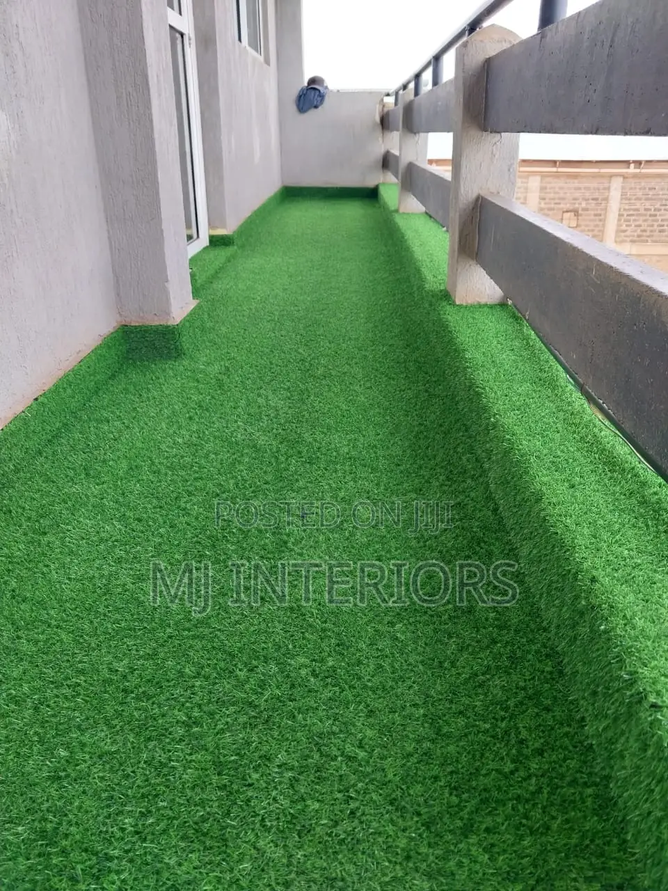Premium Synthetic Grass Carpet for Long Lasting Outdoor Use