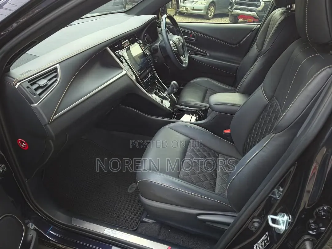 Toyota Harrier 2.5 Hybrid 2020 Black