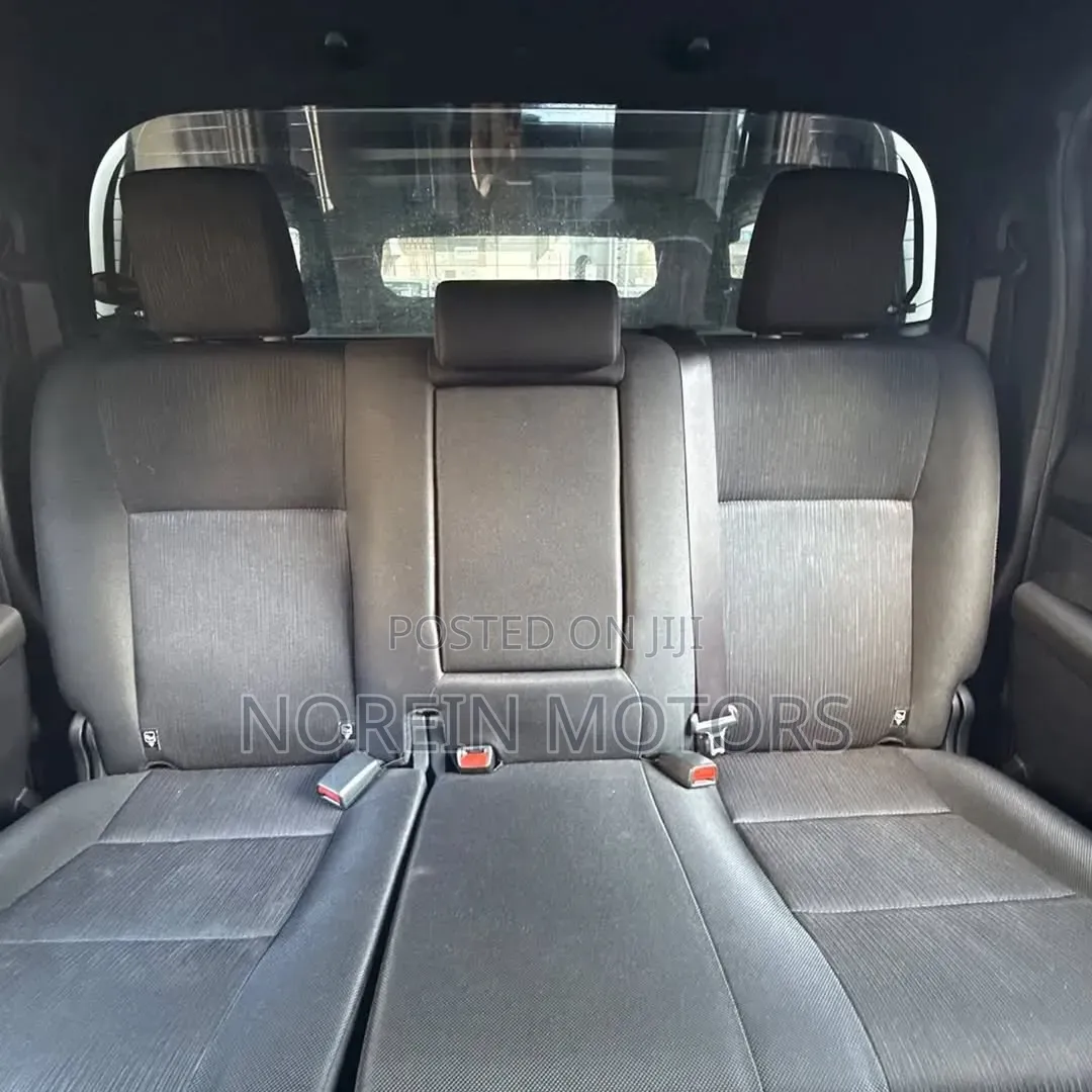 Toyota Hilux Revo Double Cab Petrol 2.7 AWD 2021 White