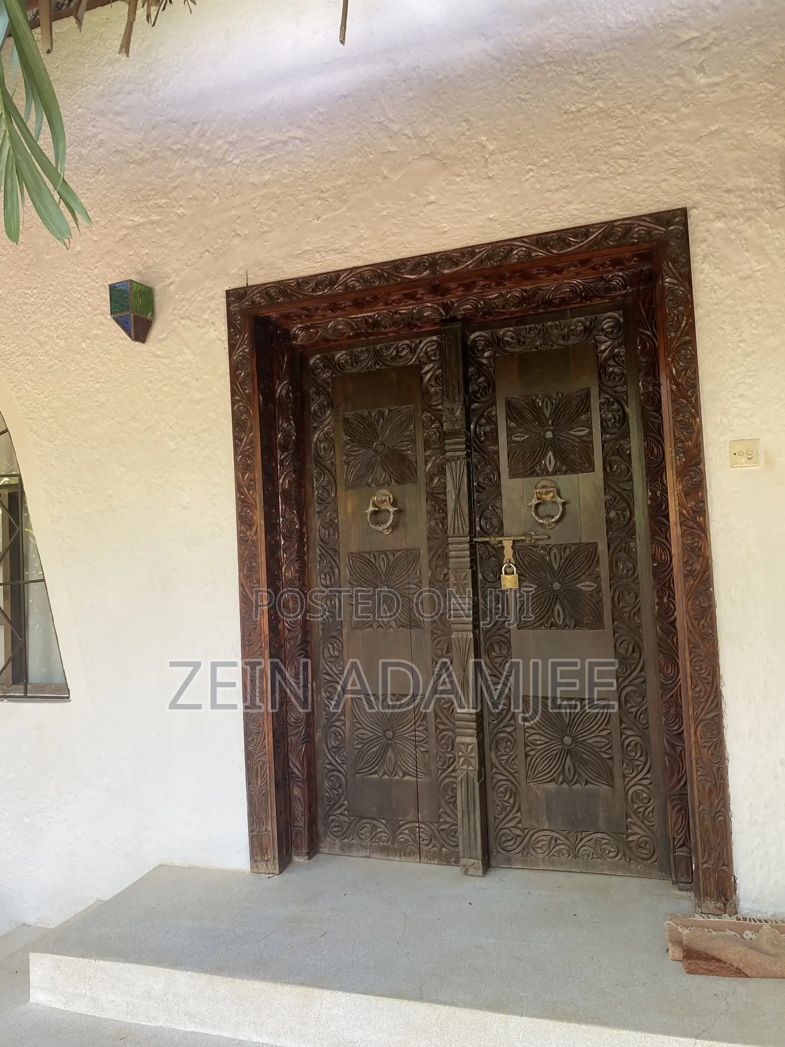 Furnished 3bdrm Villa in Town Centre for sale