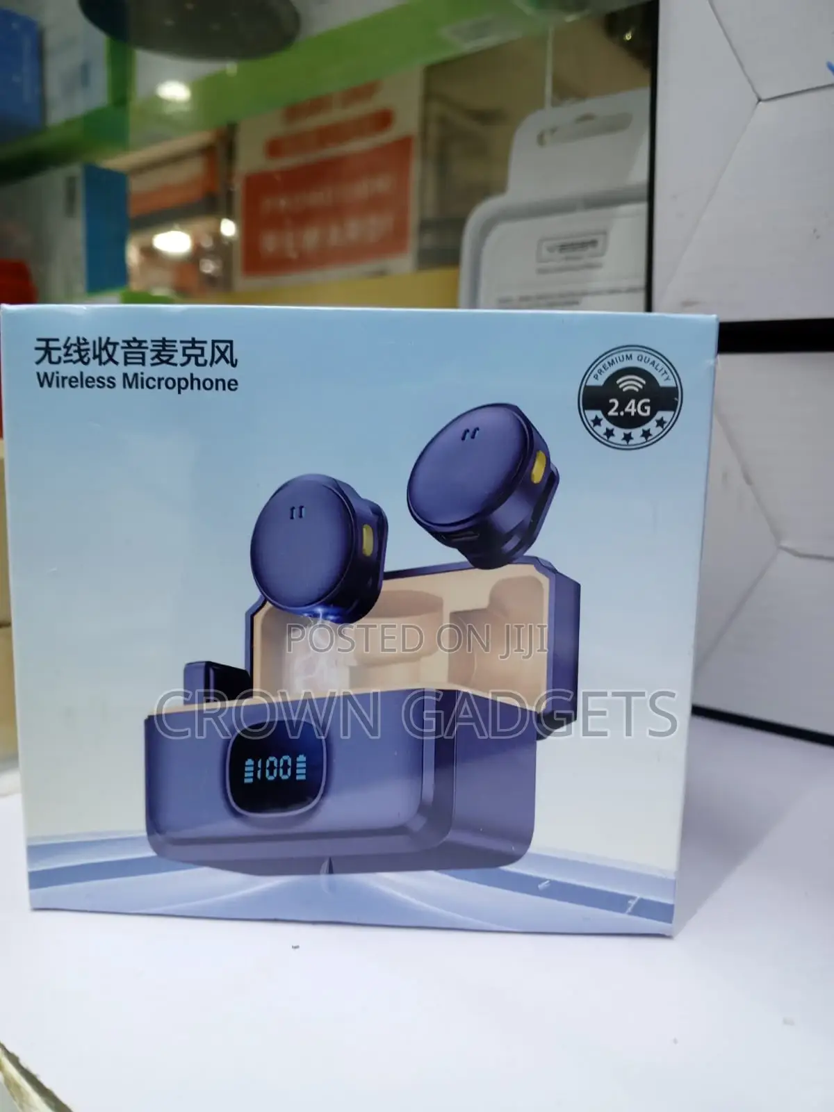Q8 Wireless Microphone Magnetic Clip Mic With Charging Case