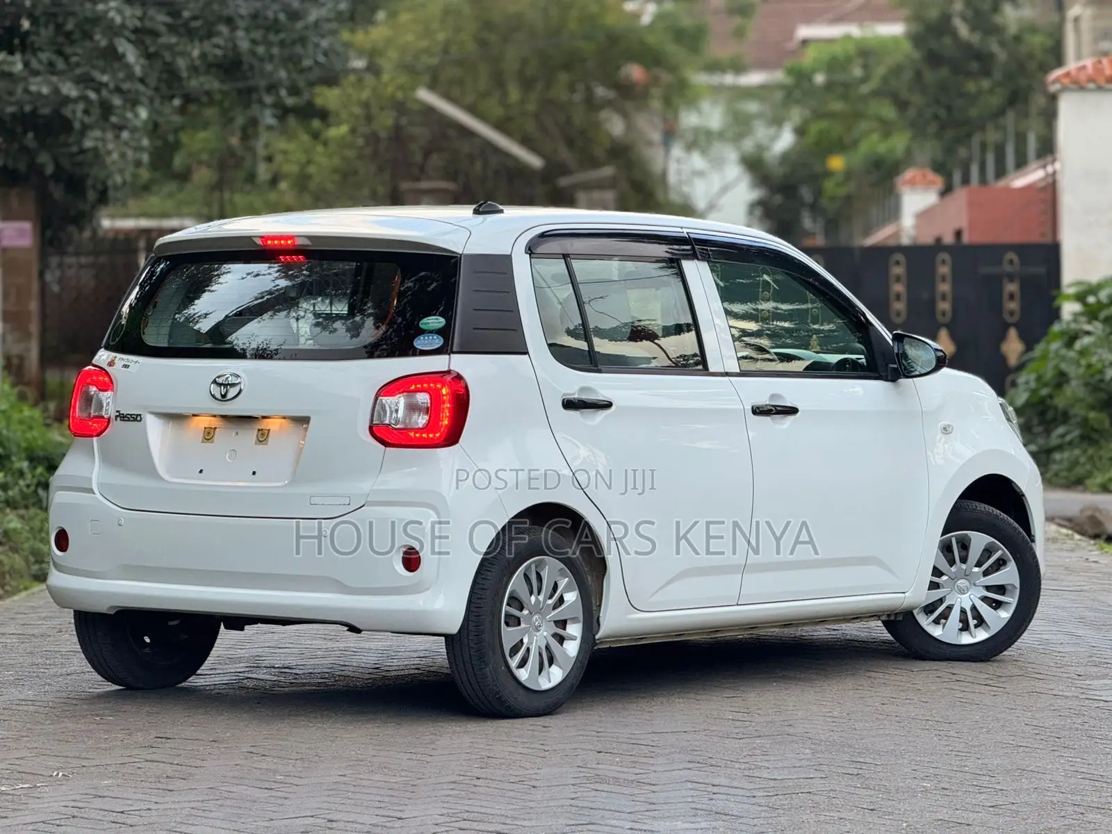 Toyota Passo 2018 White