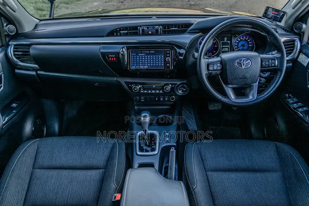 Toyota Hilux Revo Double Cab Deisel 2.4 AWD 2021 Black