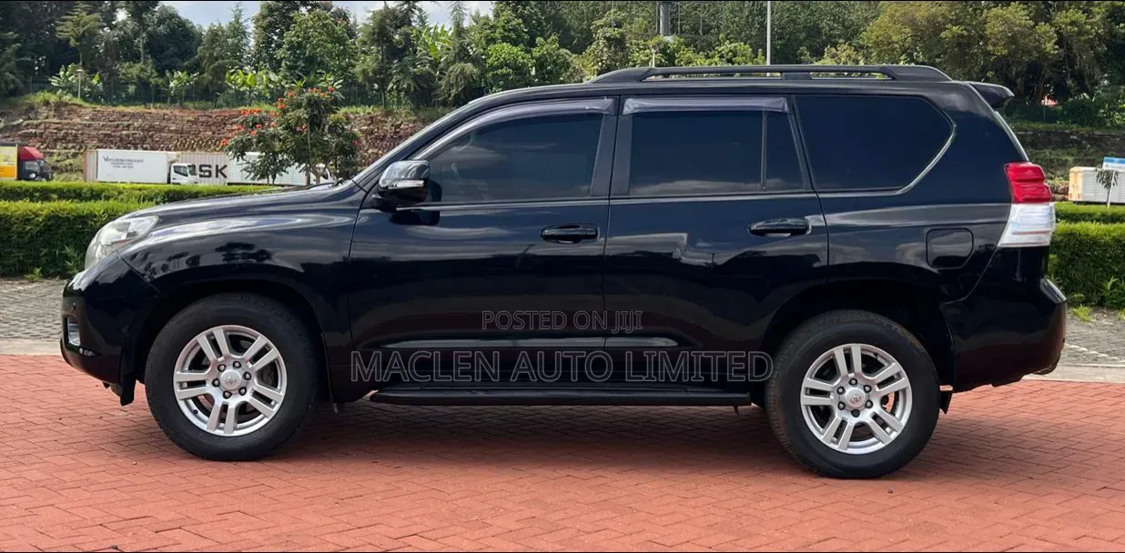 Toyota Land Cruiser Prado 2011 Black