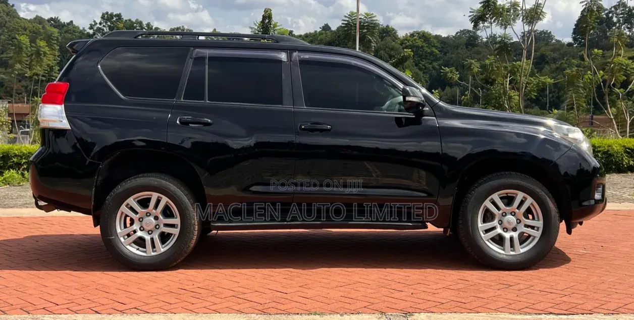 Toyota Land Cruiser Prado 2011 Black