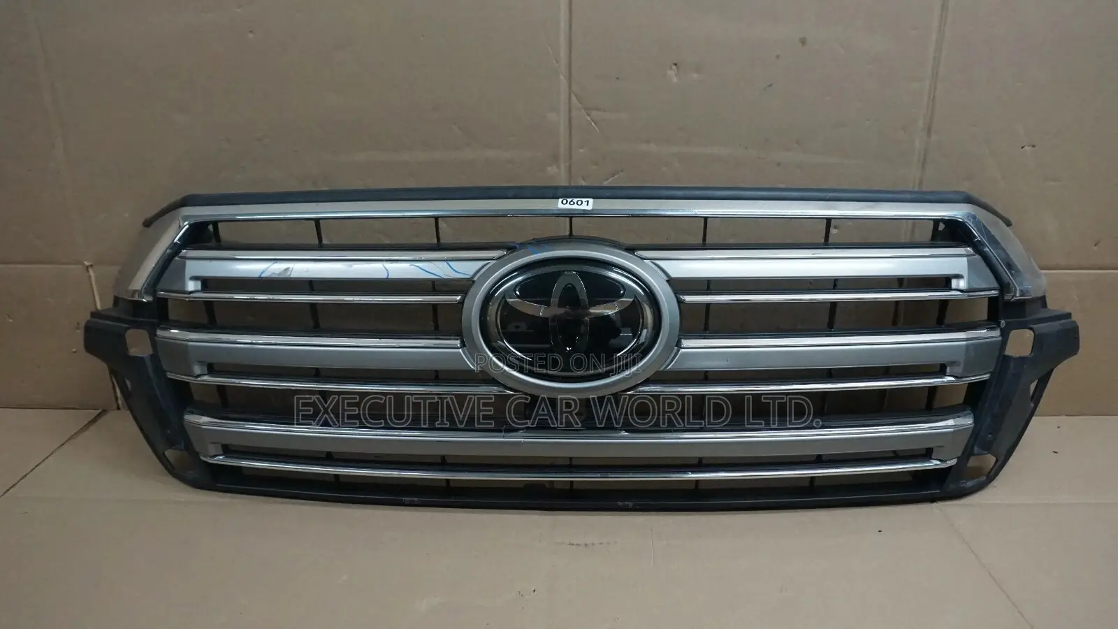 Toyota Land Cruiser 200 Facelift Grille