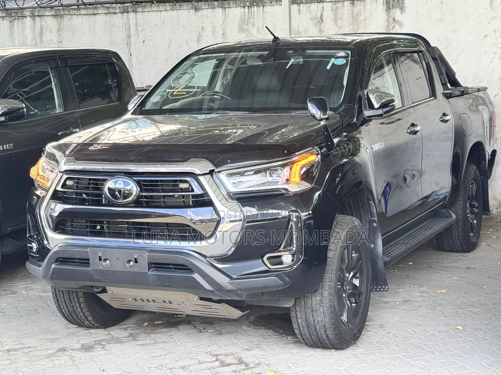 Toyota Hilux 2021 Black