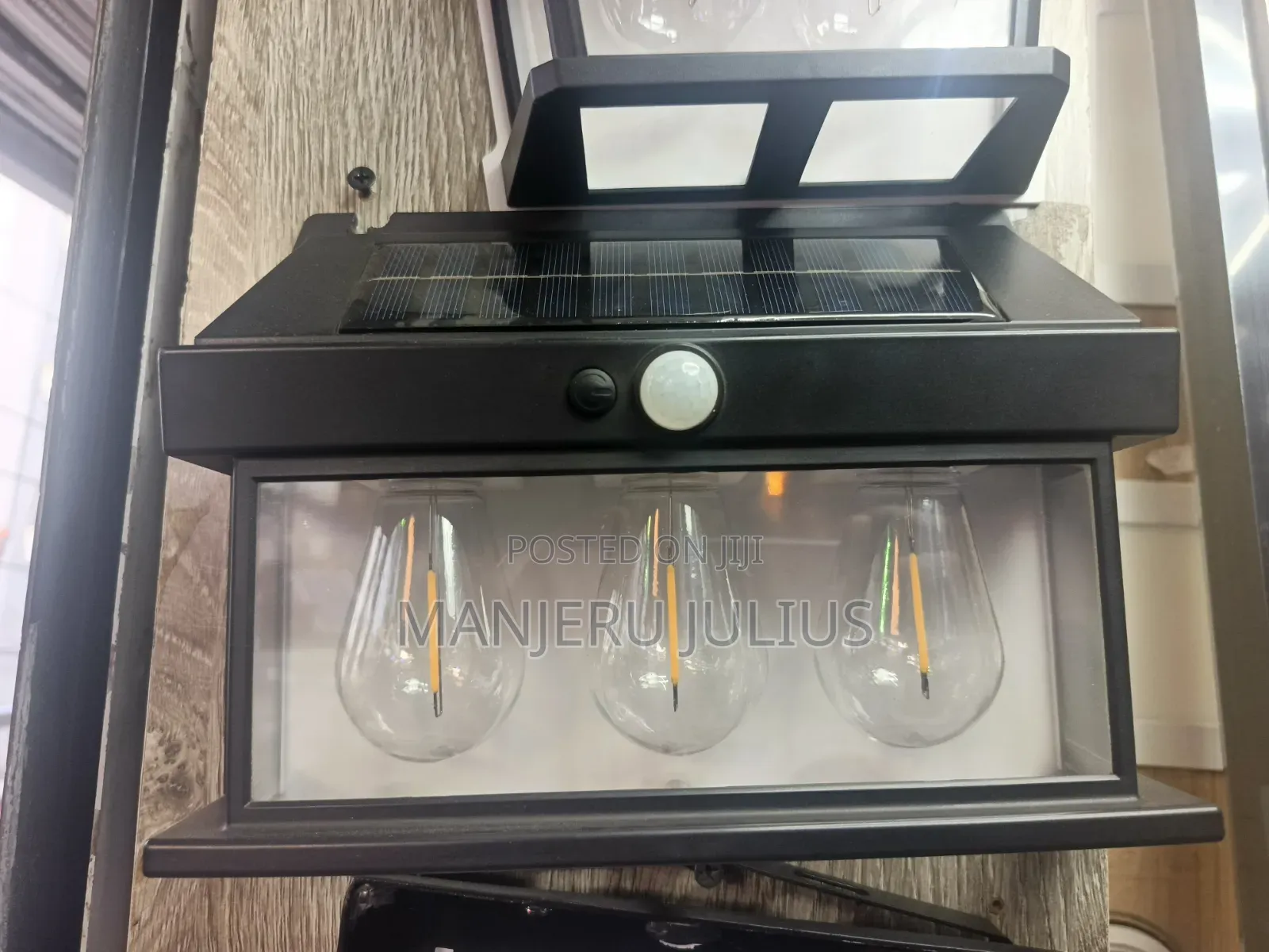 Outdoor Solar Wall Light