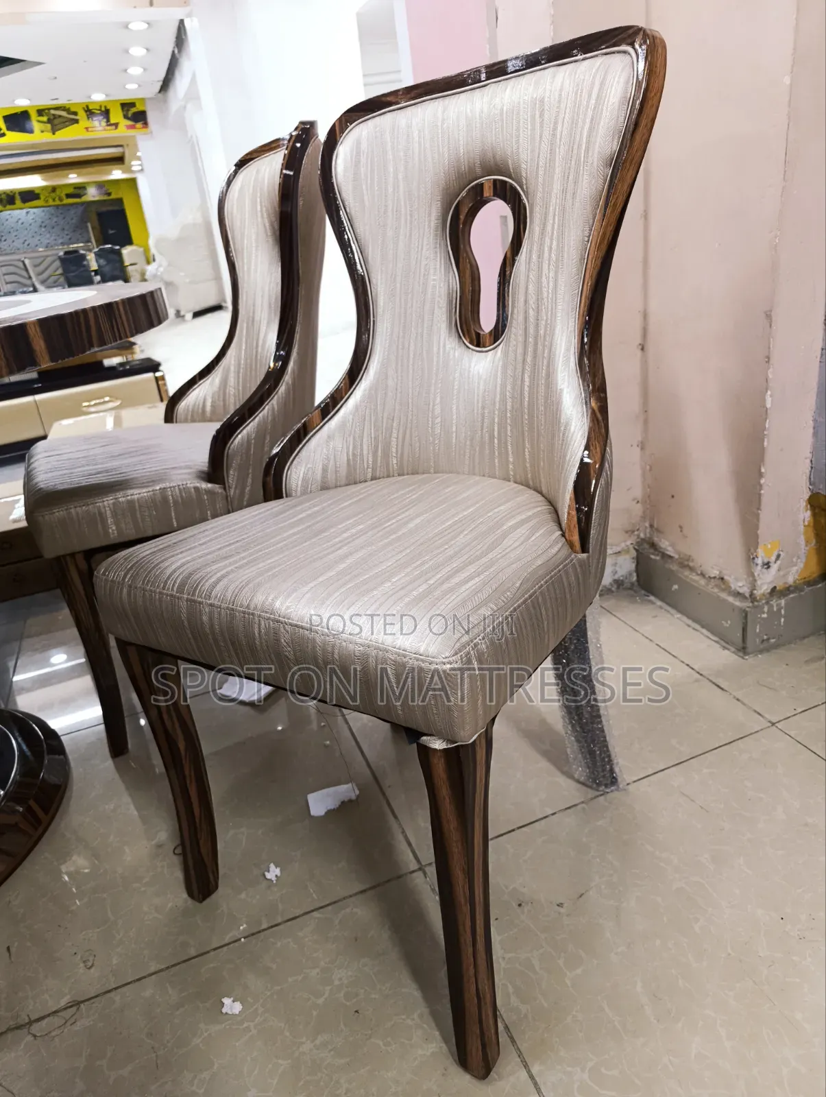 Executive Round 6-Seater Dining Table Set. Countrywide Delivery! 