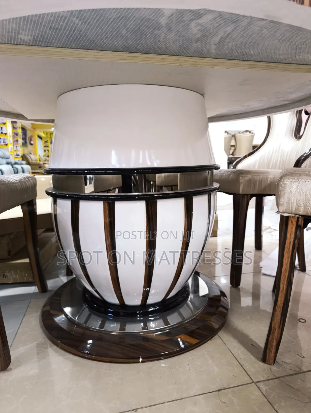 Executive Round 6-Seater Dining Table Set. Countrywide Delivery! 