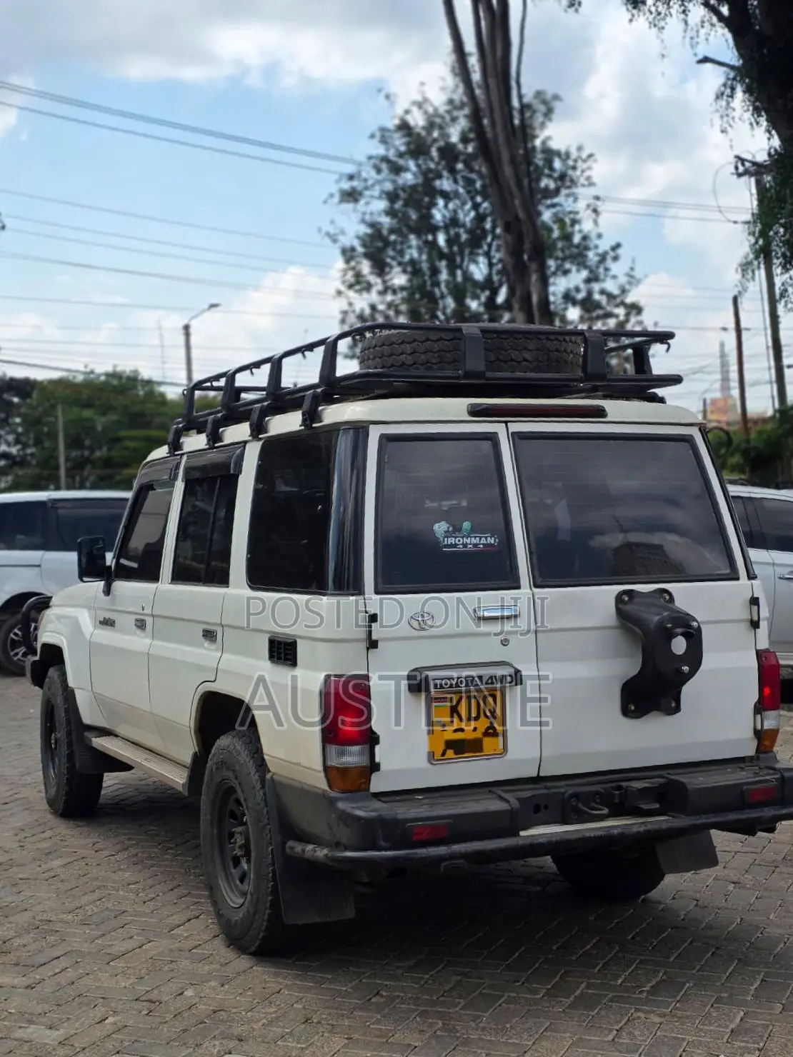 Toyota Land Cruiser 2016 White