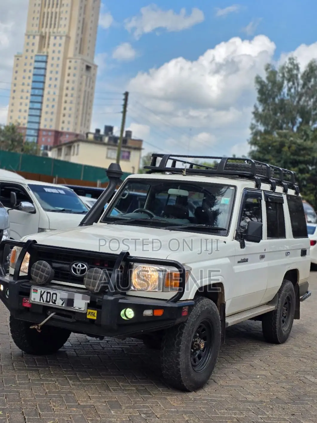 Toyota Land Cruiser 2016 White