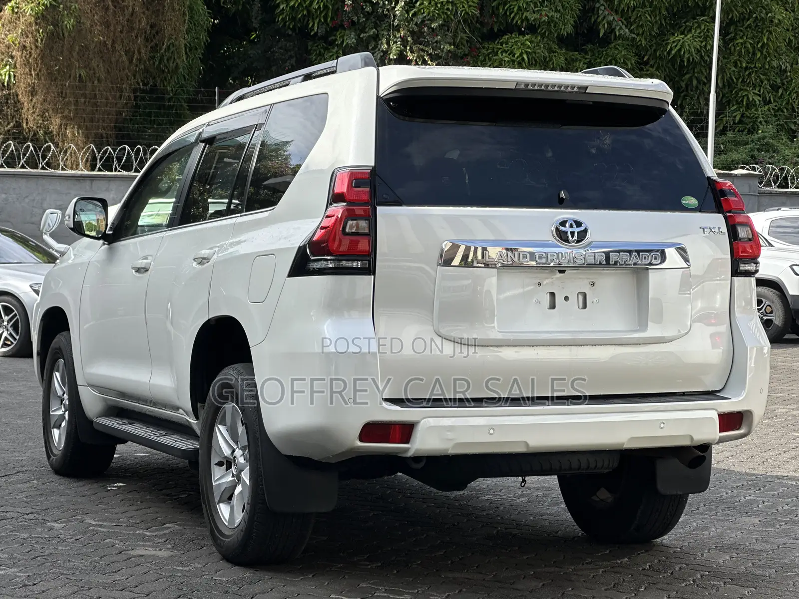 Toyota Land Cruiser Prado 2.8 2019 White