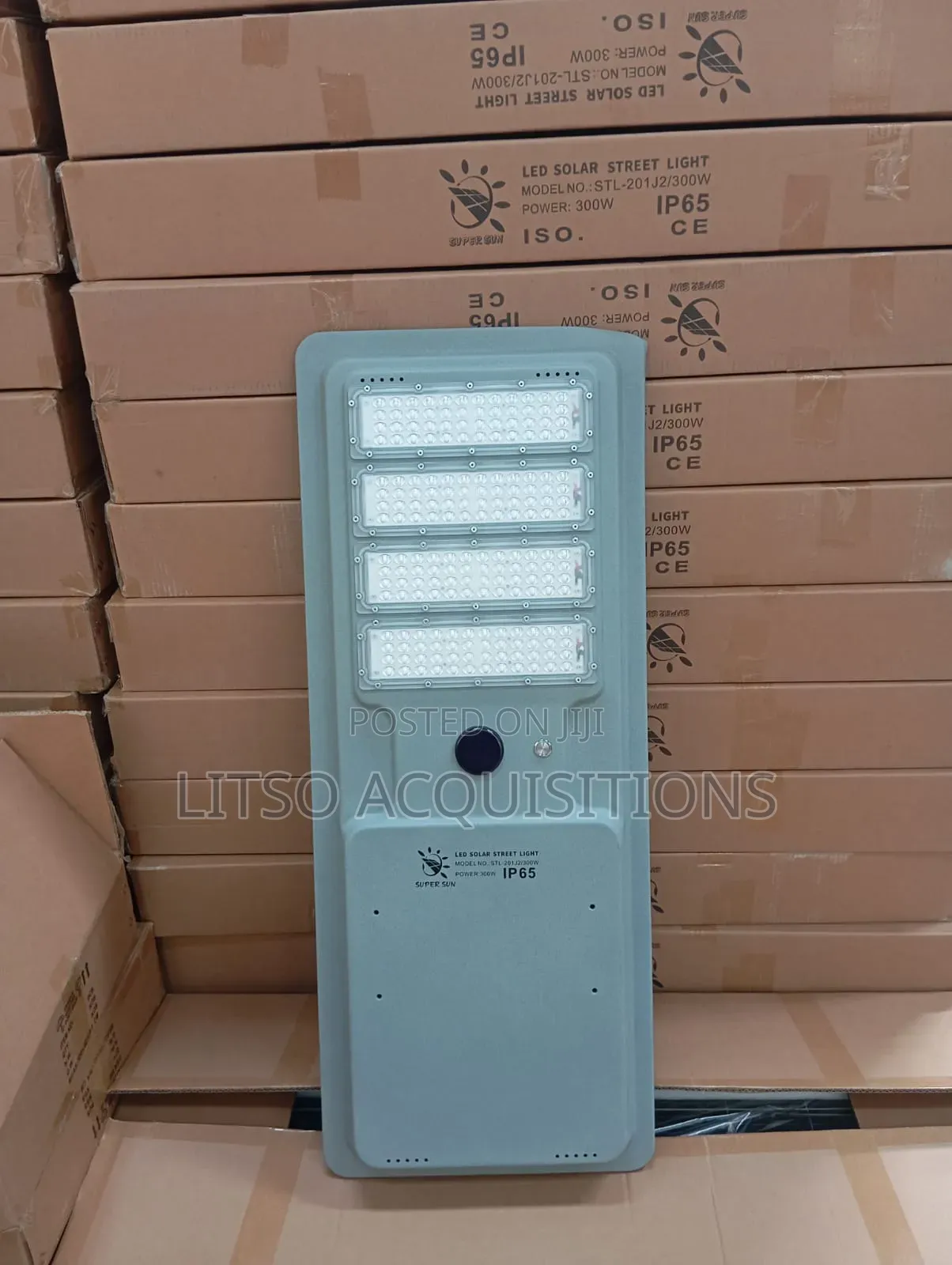 300w Led Solar Street Light Featuring an Ip65 Waterproof.