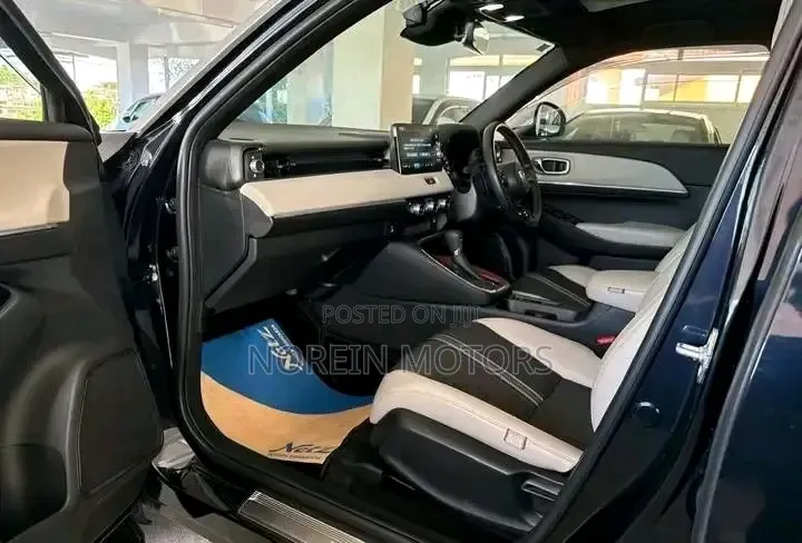 Honda Vezel 1.5 Hybrid 2WD 2021 Matt Black