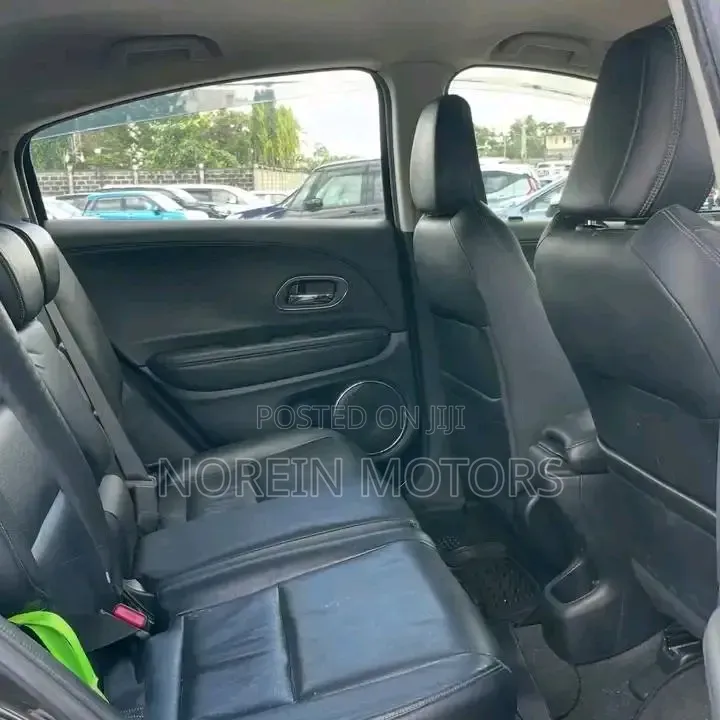 Honda Vezel 1.5 4WD 2019 Matt Black