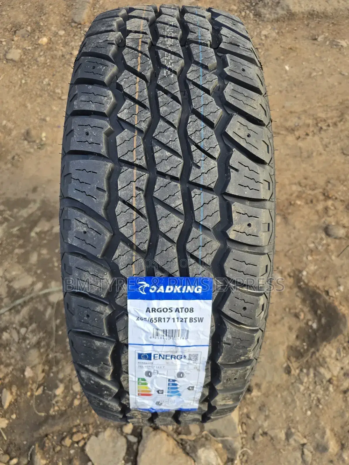 265 /65r17 Roadking Tires (All Terrein)
