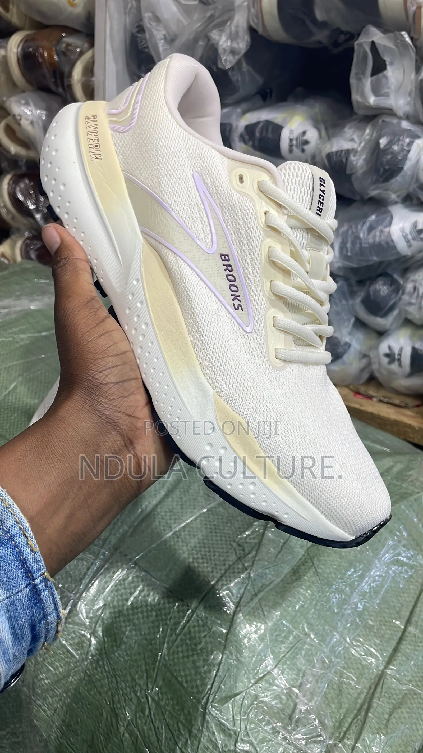 Brooks Ghost Max Sneakers