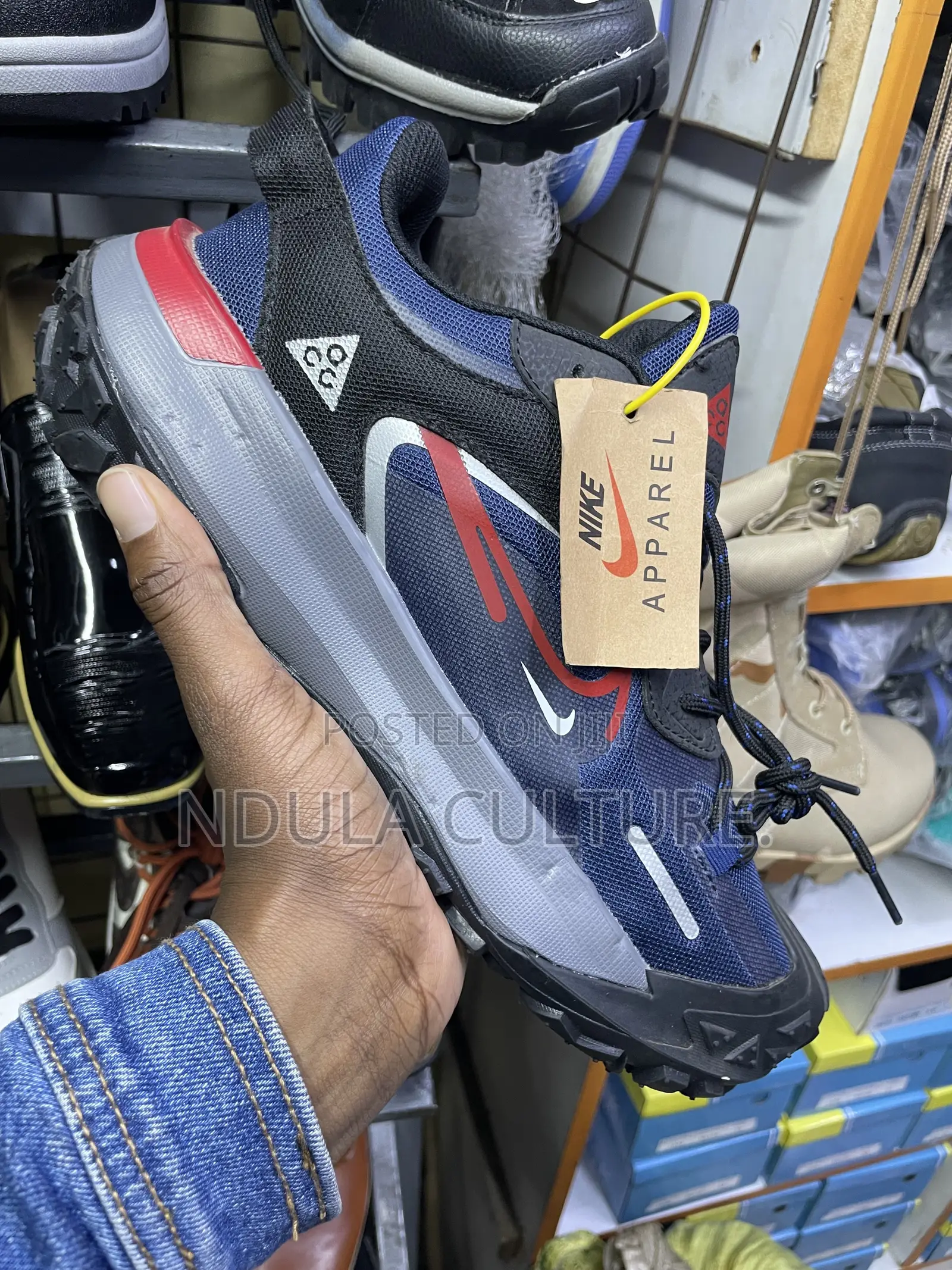 Nike Acg Mountain Fly 2 Low Sneakers
