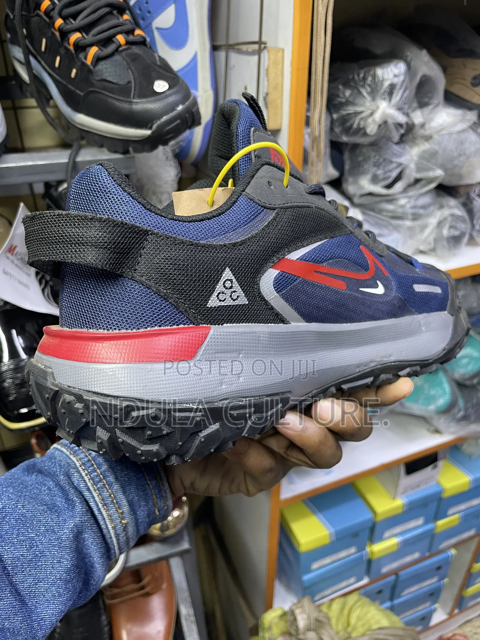 Nike Acg Mountain Fly 2 Low Sneakers