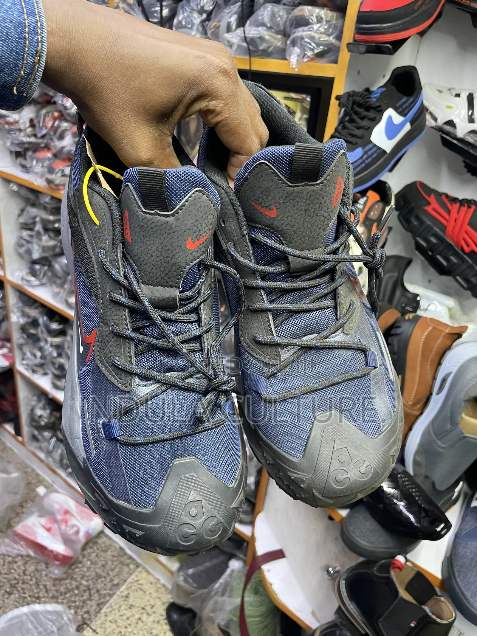 Nike Acg Mountain Fly 2 Low Sneakers