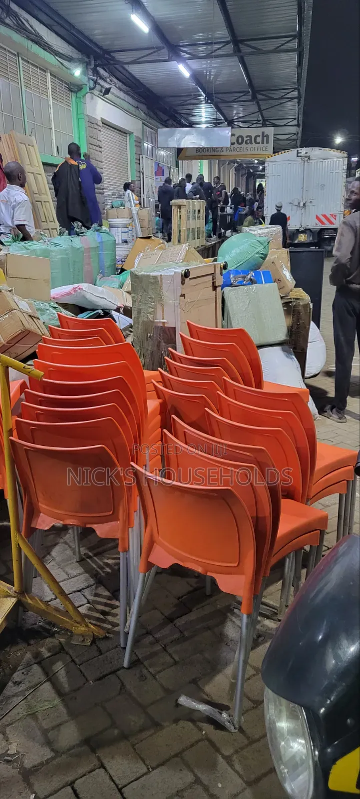Bars Plastic Chairs With Metal Tube Legs