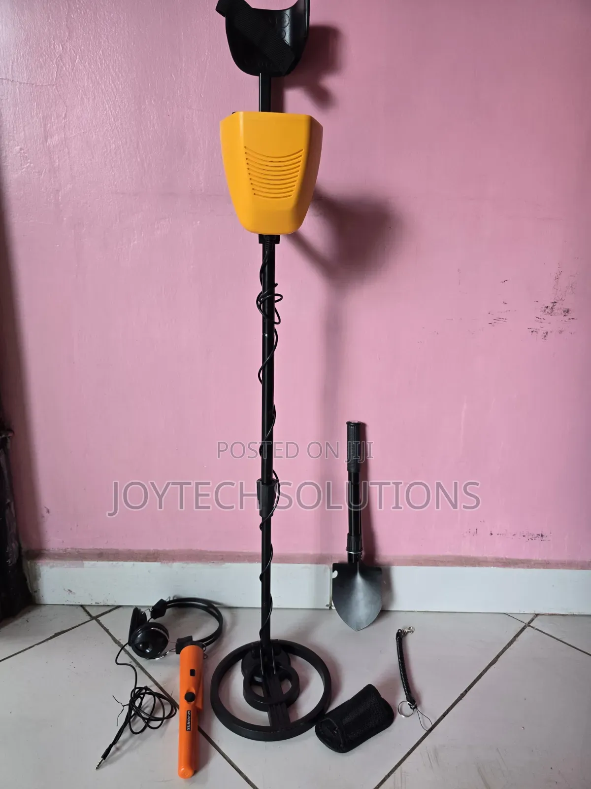 High-accuracy Metal Detector – Find Gold, Silver & Hidden Treasures