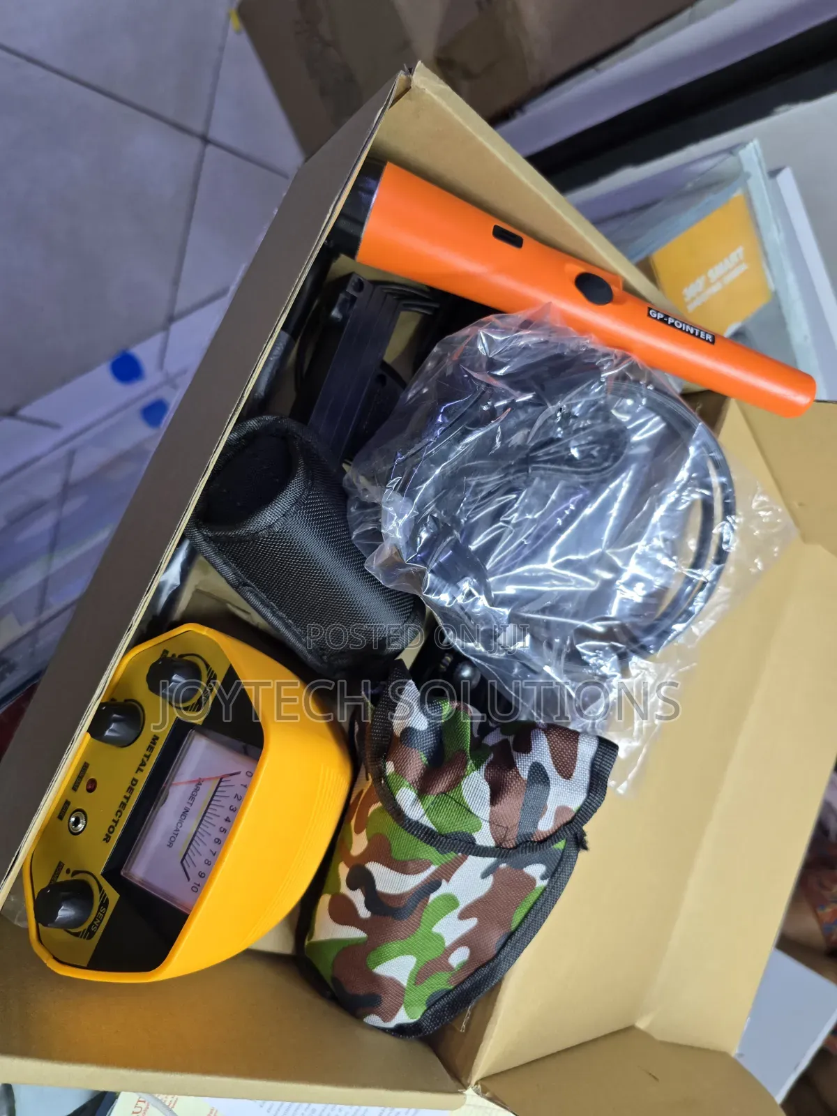 Ready To Use: Metal Detector With Adjustable Stem And Audio Alerts