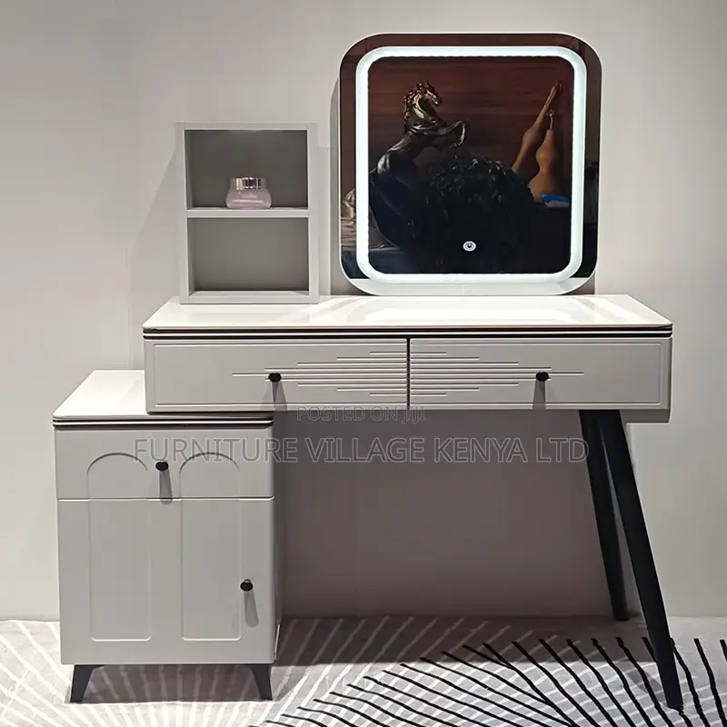 Vanity Dressing Desk With Lighted Mirror.