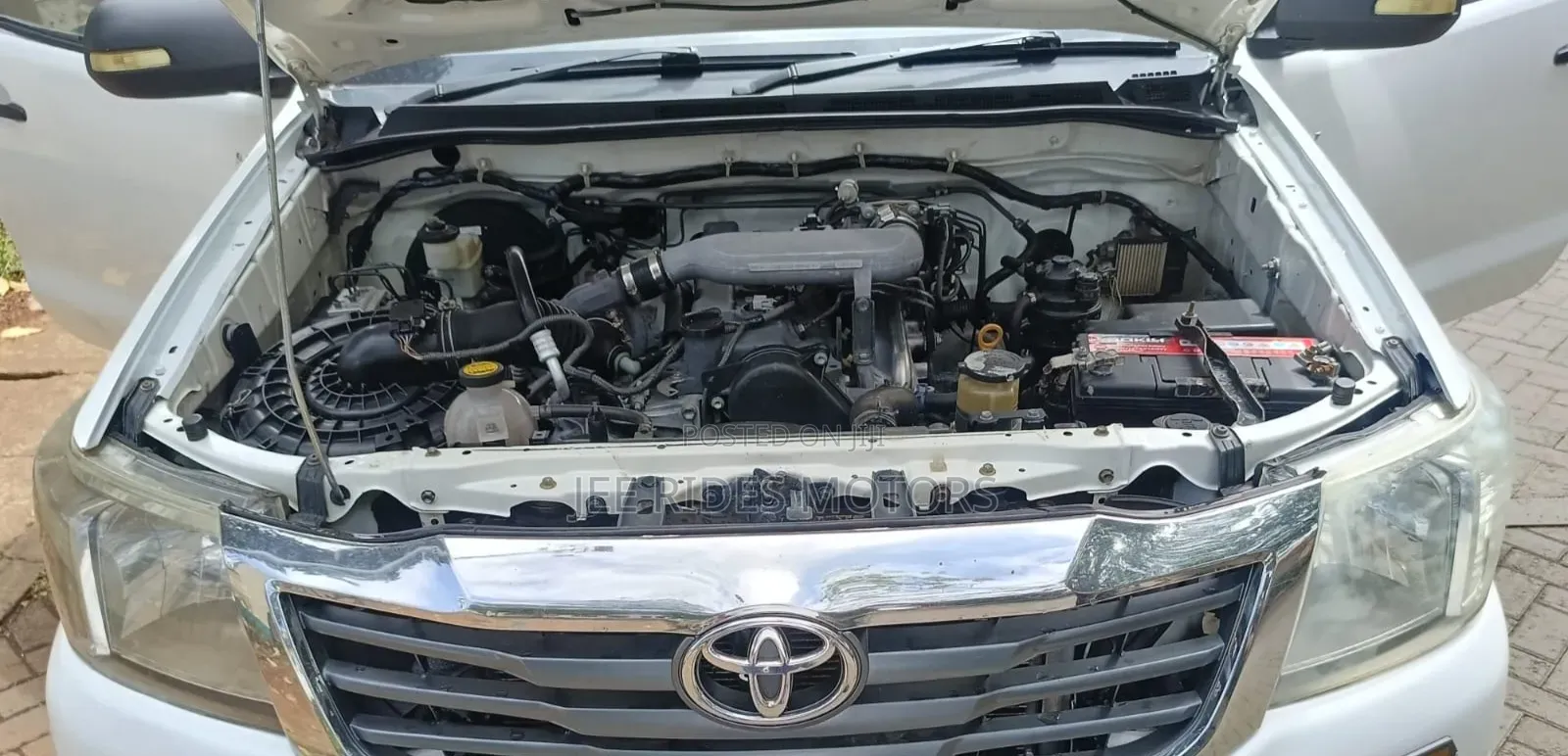 Toyota Hilux 2014 White