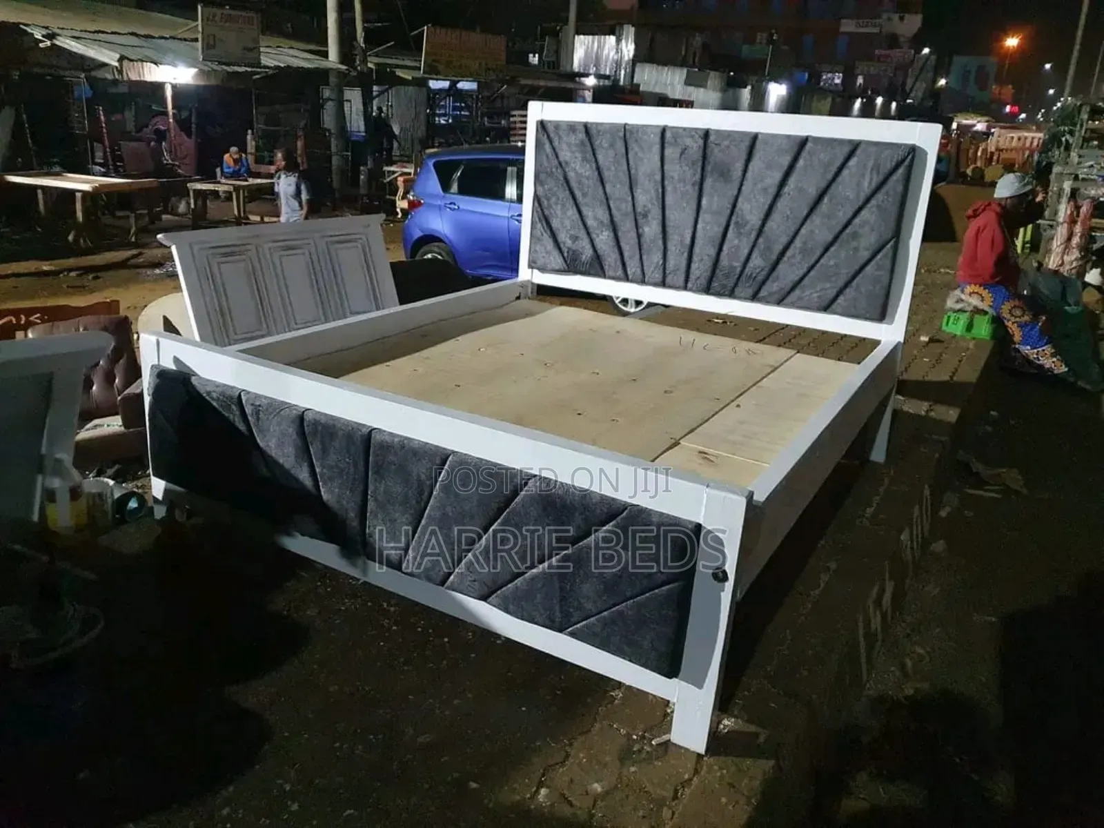 White Gray Mocket Bed