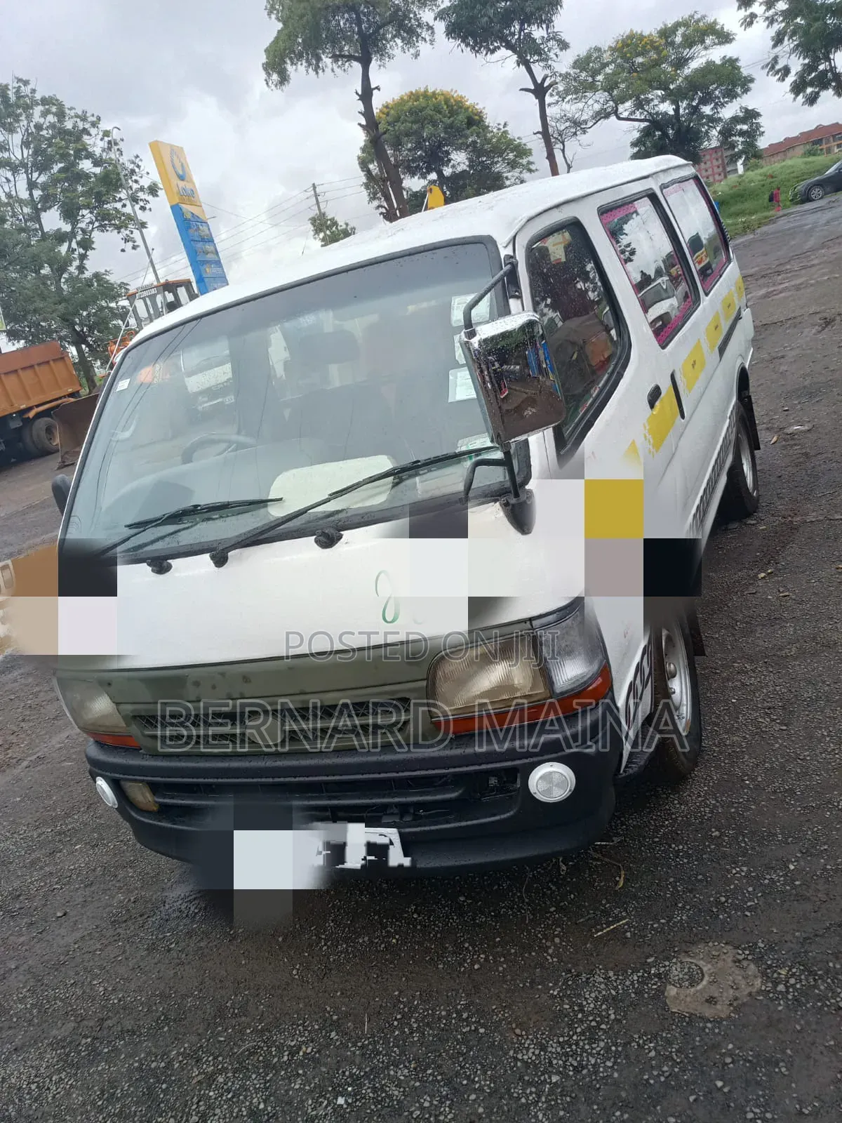 Toyota HiAce 2002 White