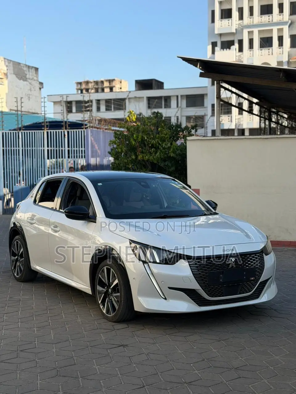 Peugeot 208 2021 White