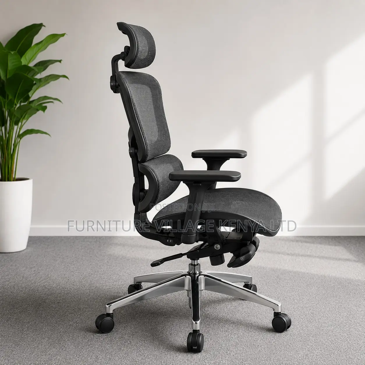 Executive Mesh Reclining Computer Seat With Footrest