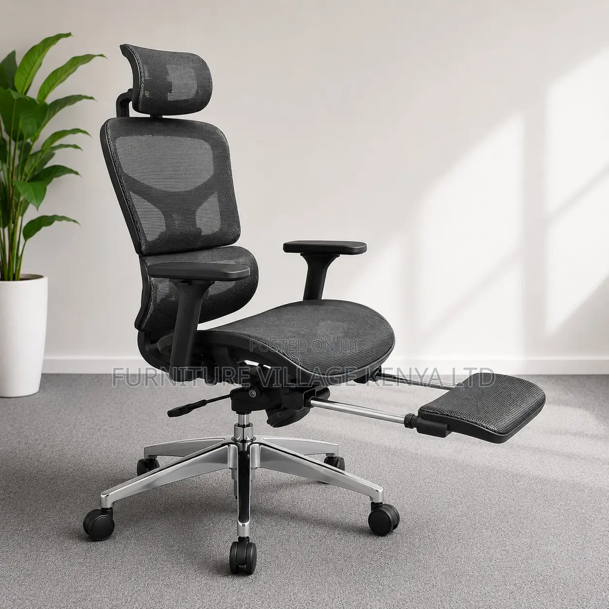 Executive Mesh Reclining Computer Seat With Footrest