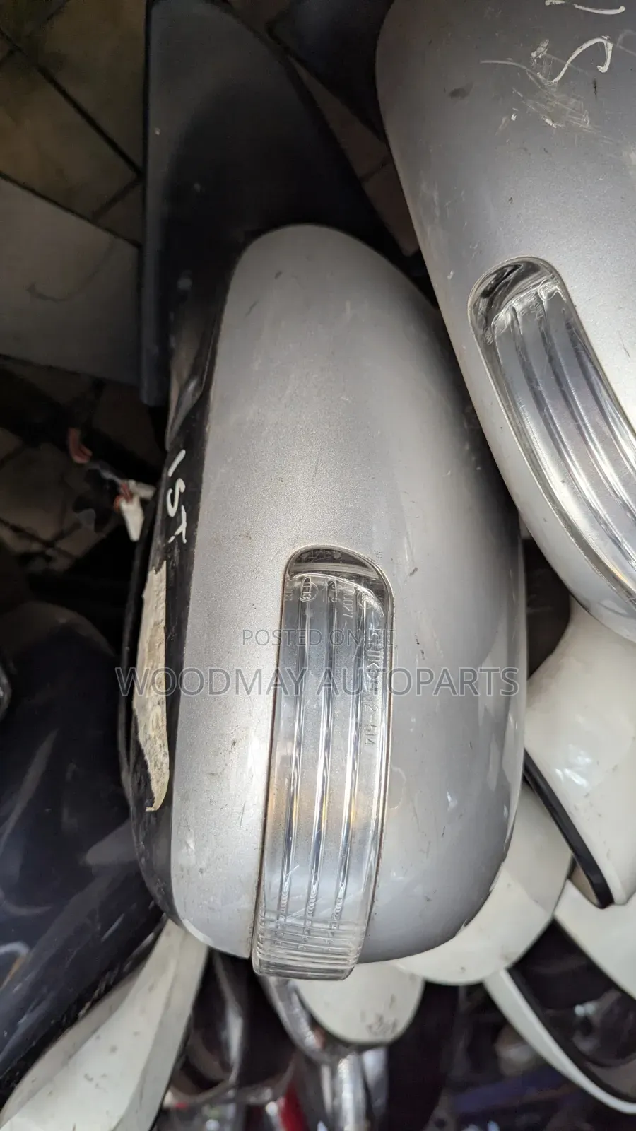 Toyota Ist Sidemirror With Indicator