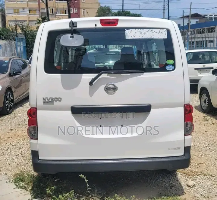 Nissan NV200 2018 White