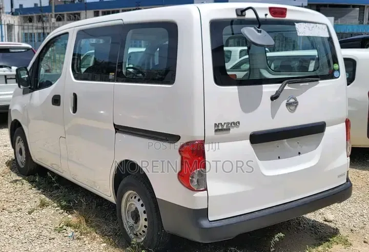 Nissan NV200 2018 White