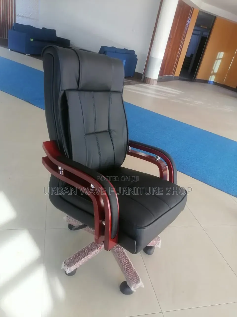 Heavy Duty Leather Executive Mahogany Chair