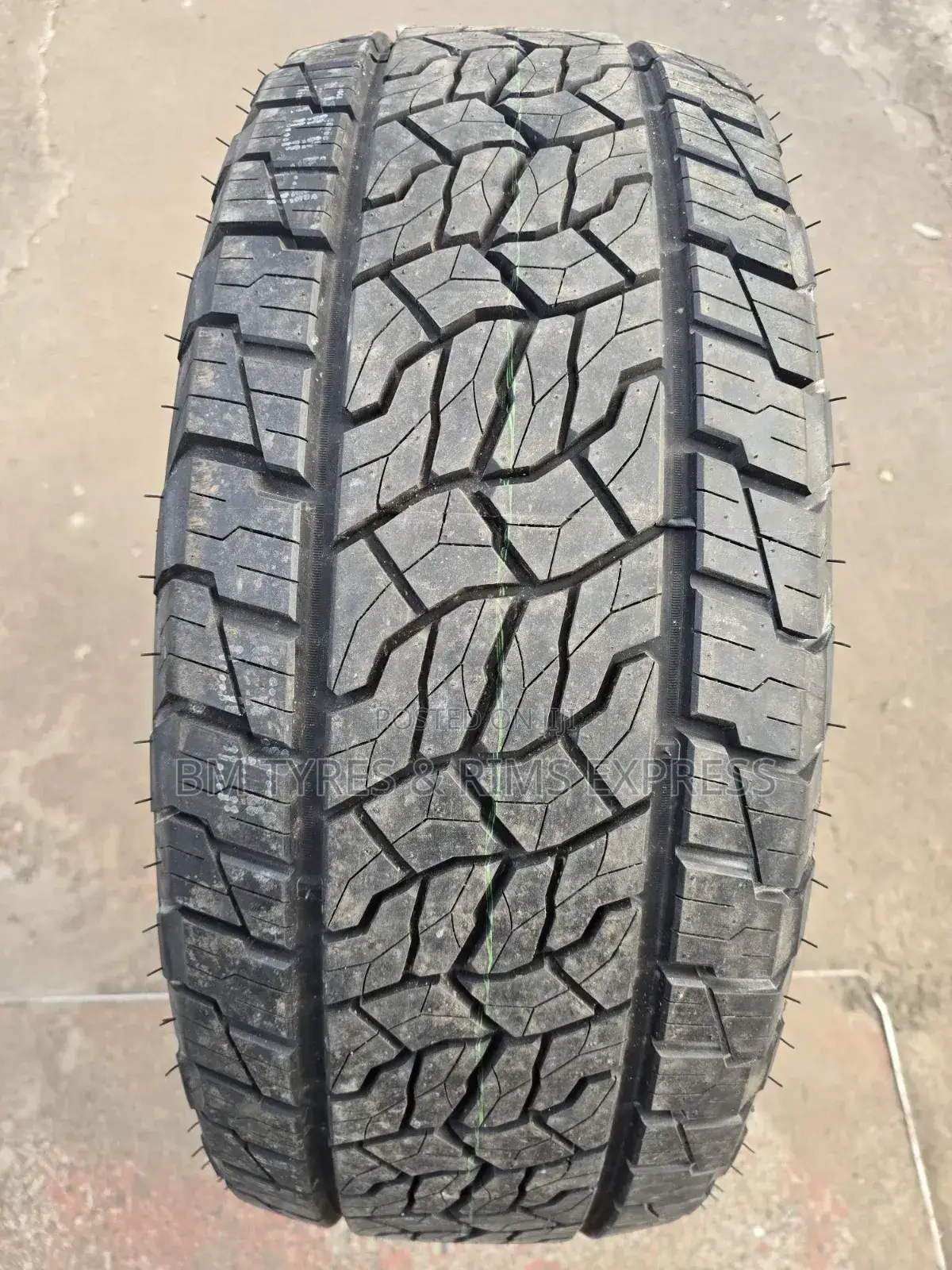 245 /45 R20 Comforser Tires (Ef 1500)