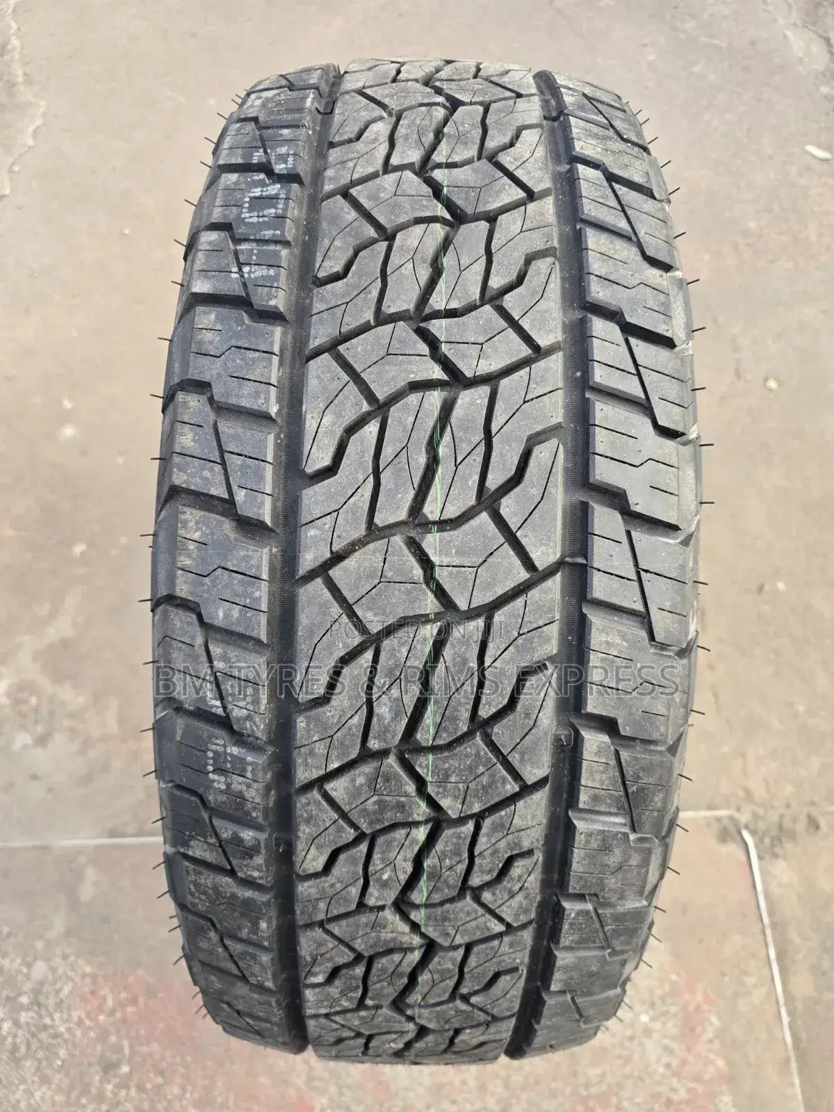 245 /45 R20 Comforser Tires (Ef 1500)