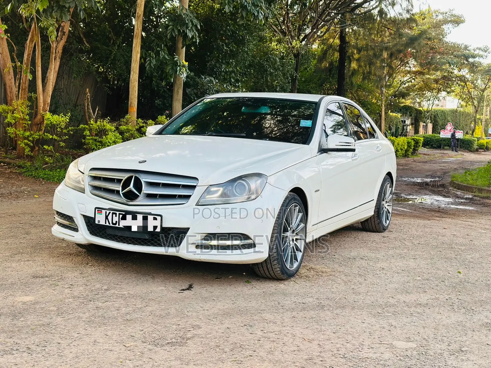 Mercedes-Benz C200 2011 White
