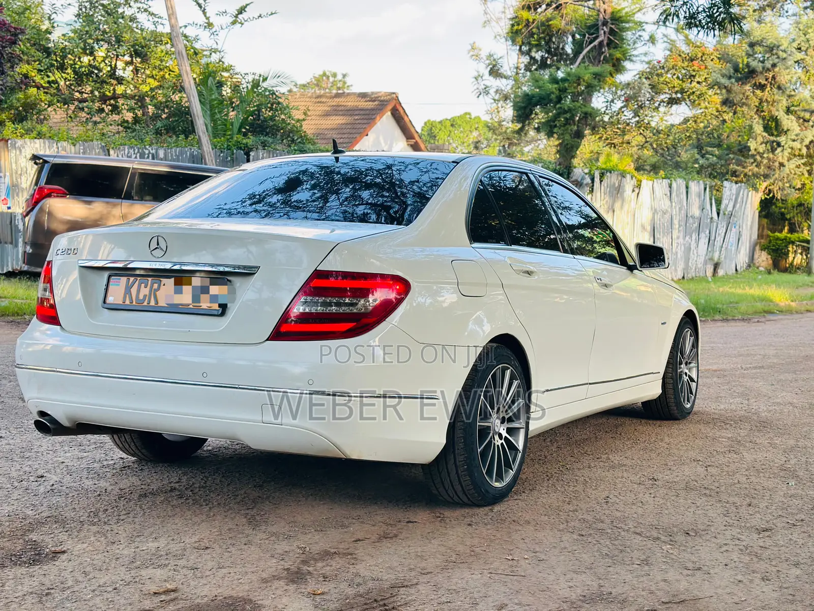 Mercedes-Benz C200 2011 White