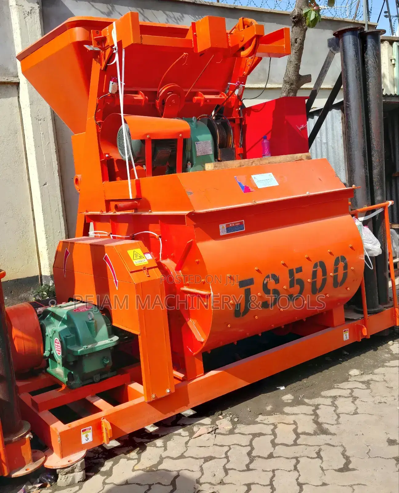 Js500 Twin-Shaft Forced Concrete Mixer/Mini Batching Plant for Conrete
