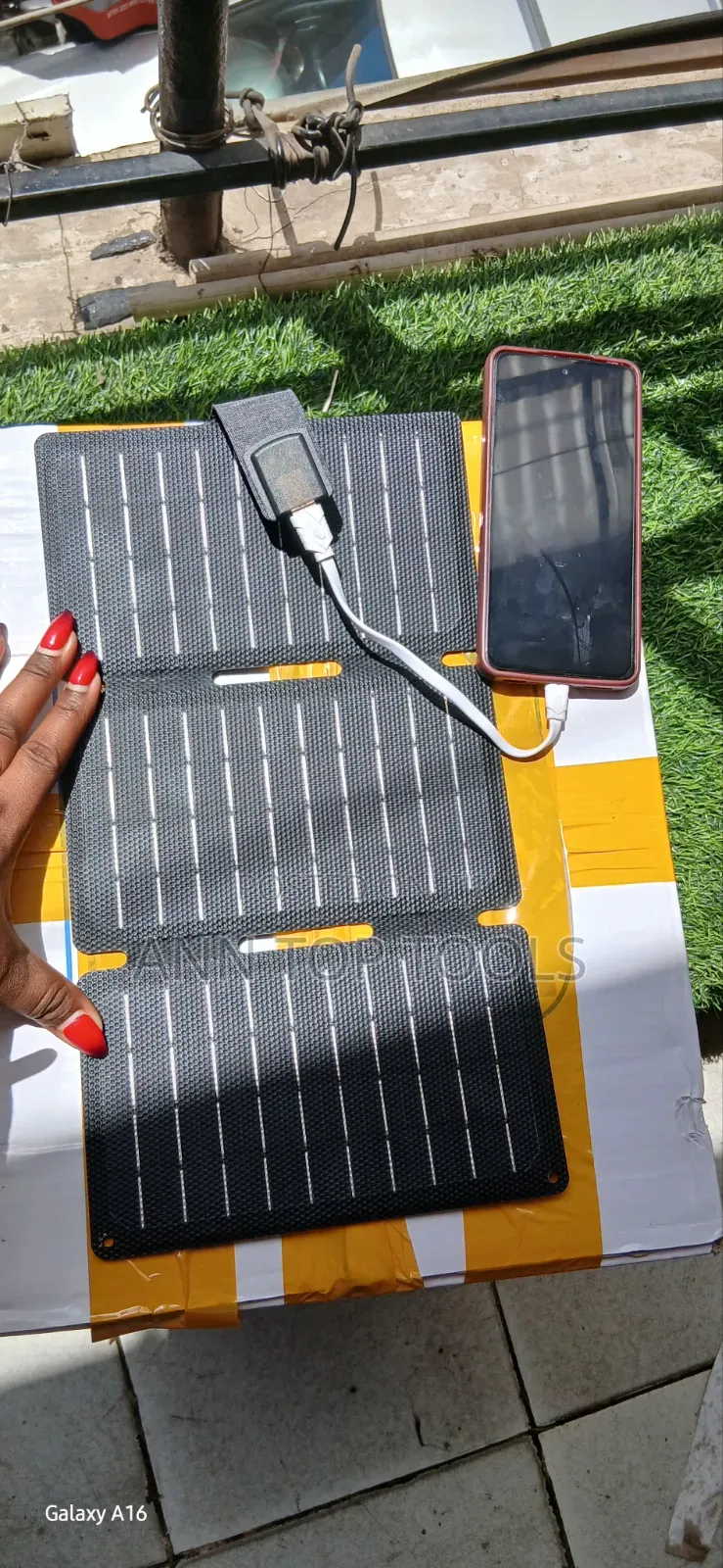 12 Watts Foldable Portable Solar