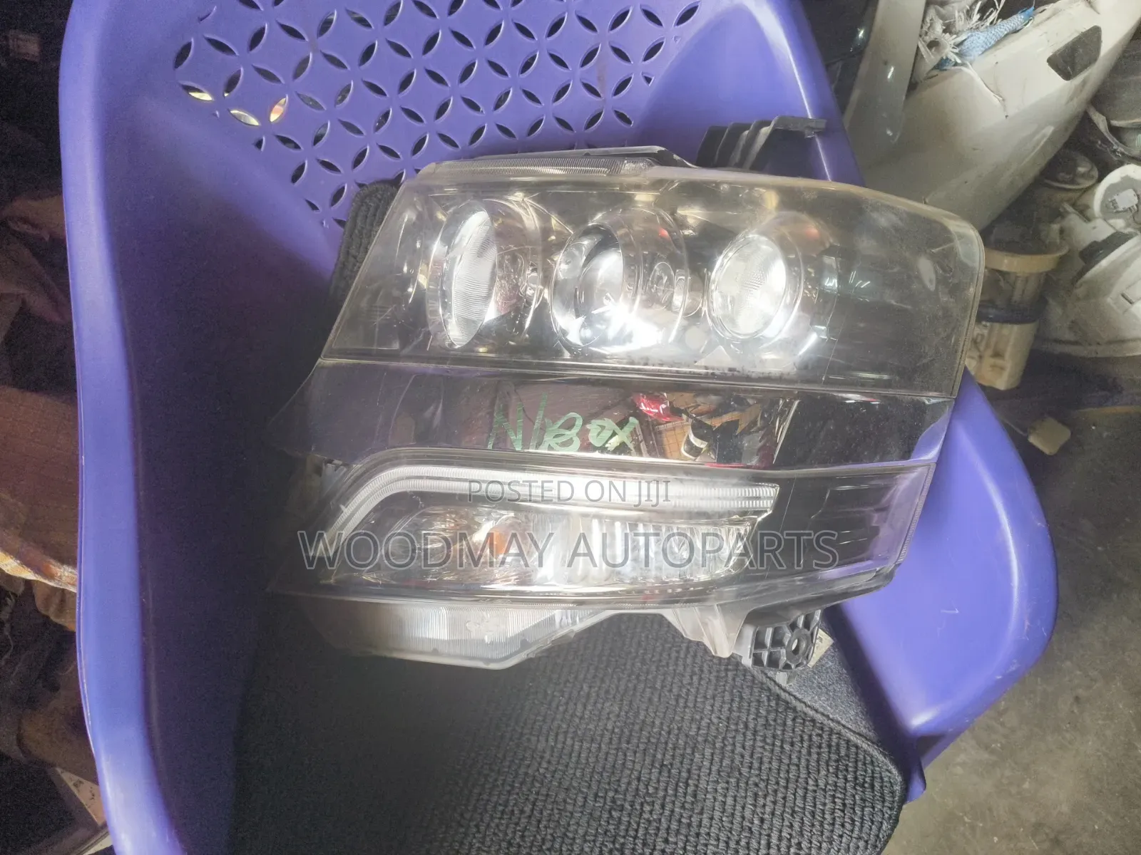 Nbox Headlight
